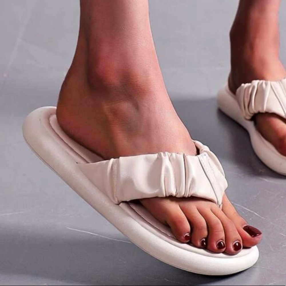 Ruched detail flip flops